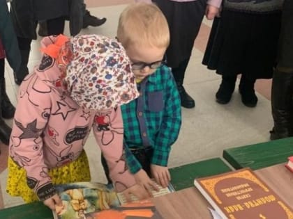 В селе Верх-Ушнур прошла выставка православной книги