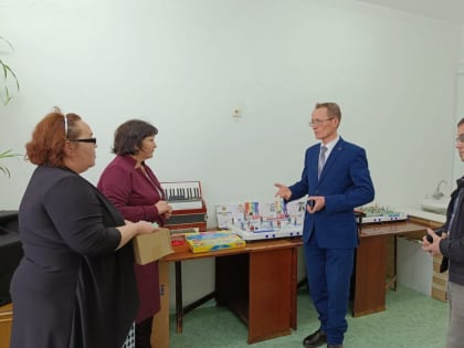 «Партийный десант» побывал в Колянурском доме-интернате для престарелых и инвалидов