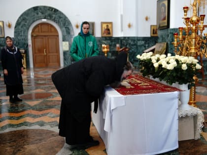 Митрополит Иоанн возглавил чин погребения Плащаницы в кафедральном соборе