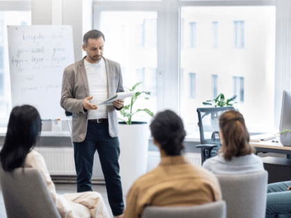 Члены Экспертного клуба поддержали введение нового курса в российских вузах