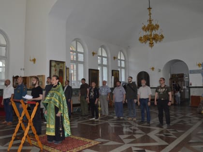 В Йошкар-Оле провели молебен-благословение для уходящих на СВО бойцов