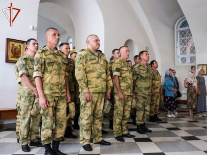 Сотрудники и военнослужащие Росгвардии почтили память святого князя Владимира - небесного покровителя Росгвардии