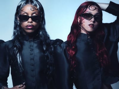 NOVA TWINS - Parasites & Butterflies