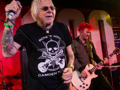 UK Subs - + Support
