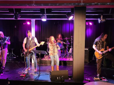 Hennie's Inn Musiker Treff