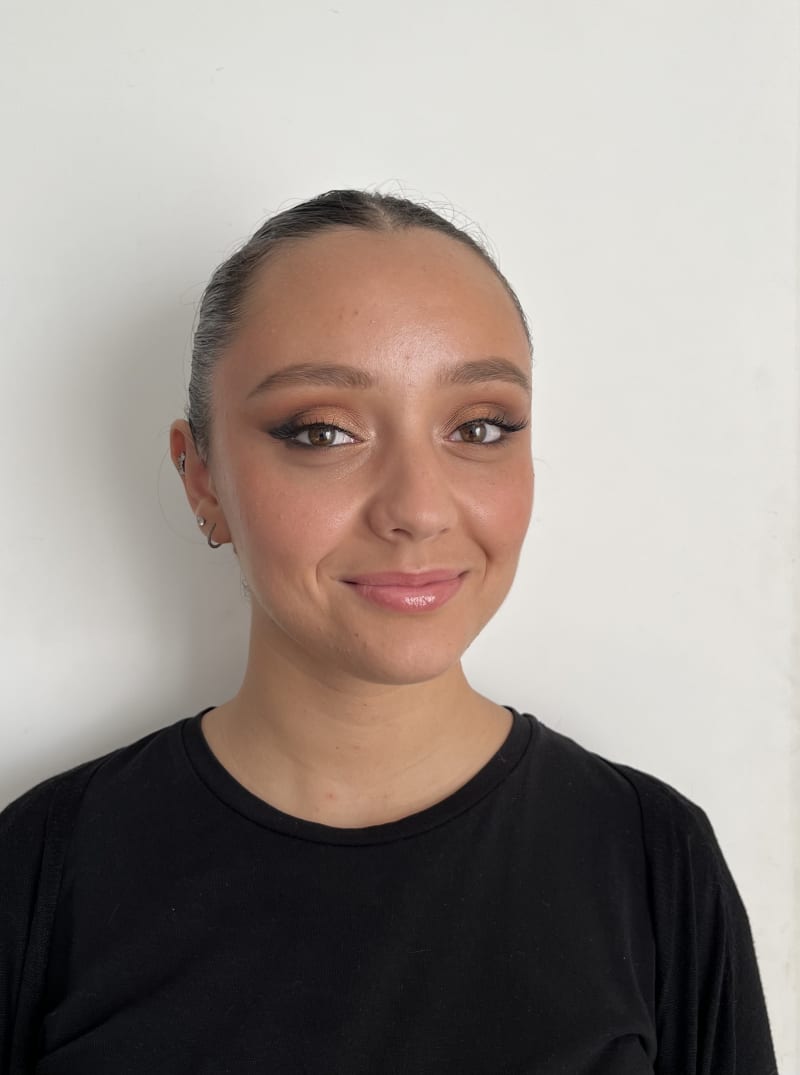 Résultat cours auto-maquillage maquillage quotidien naturel souriant par Léna makeup artist Paris