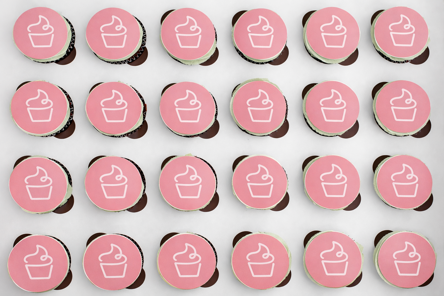 Företagscupcakes med logotyp cupcake