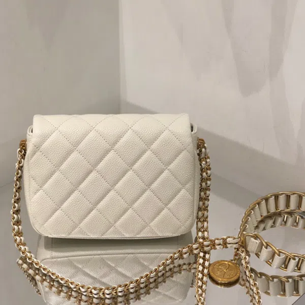 https://res.cloudinary.com/dor0udr7t/image/upload/v1630166573/nextjsEcommerce/livxhgxcasqlal6h0vlz.webp