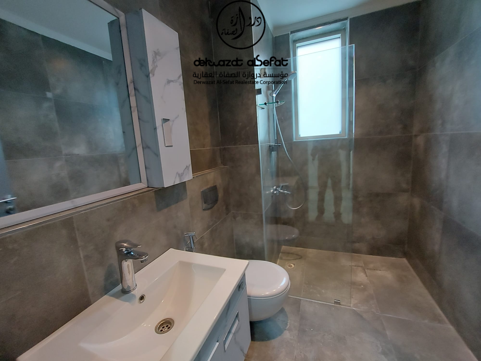 شقة للإيجار فى عماره راقيه بشرق 3