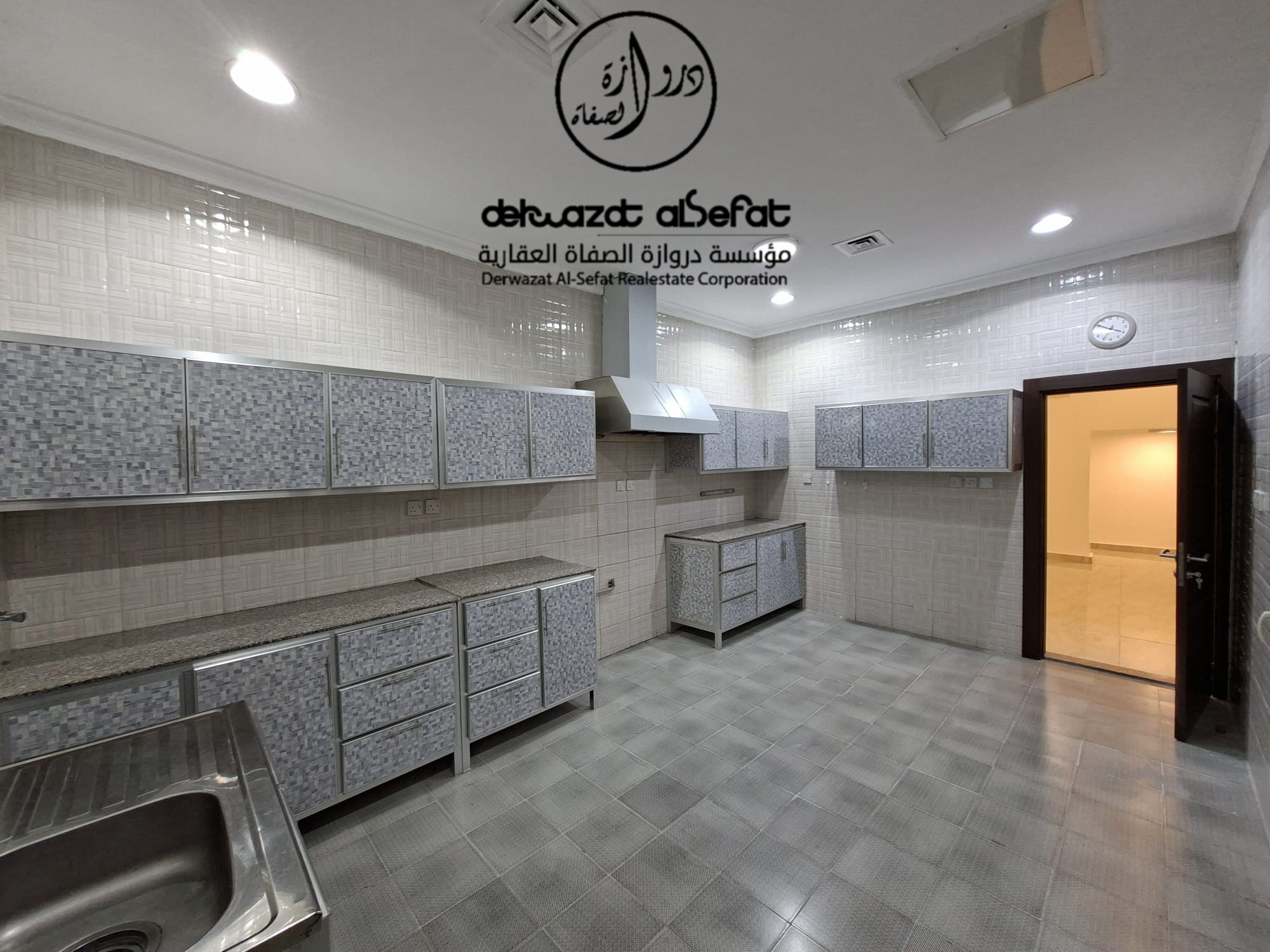 للإيجار دور فى مشرف قطعه 5 4