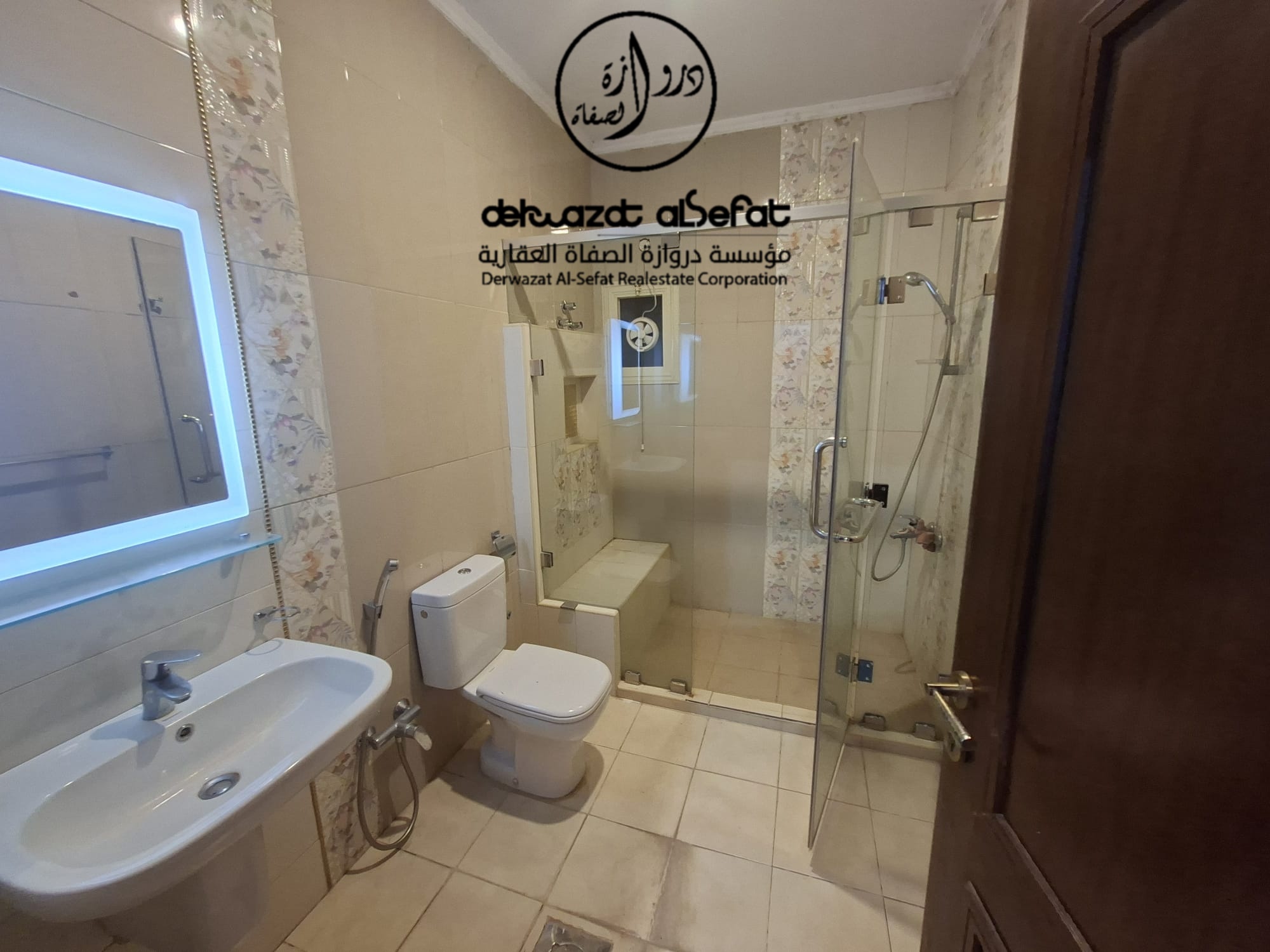 للايجار دور أرضي السلام قطعه 3 3