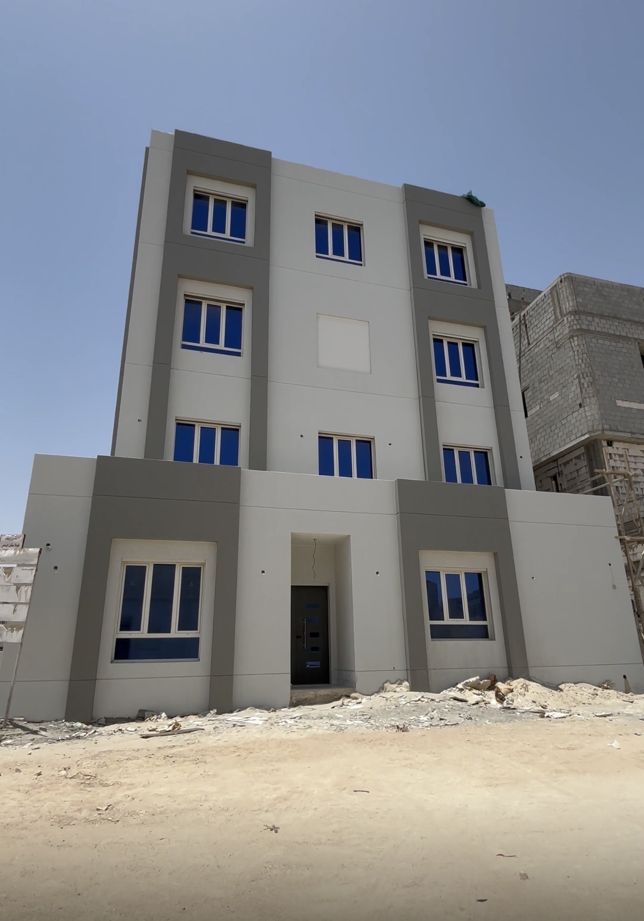 للبيع فيلا جديدة بالمطلاع 1