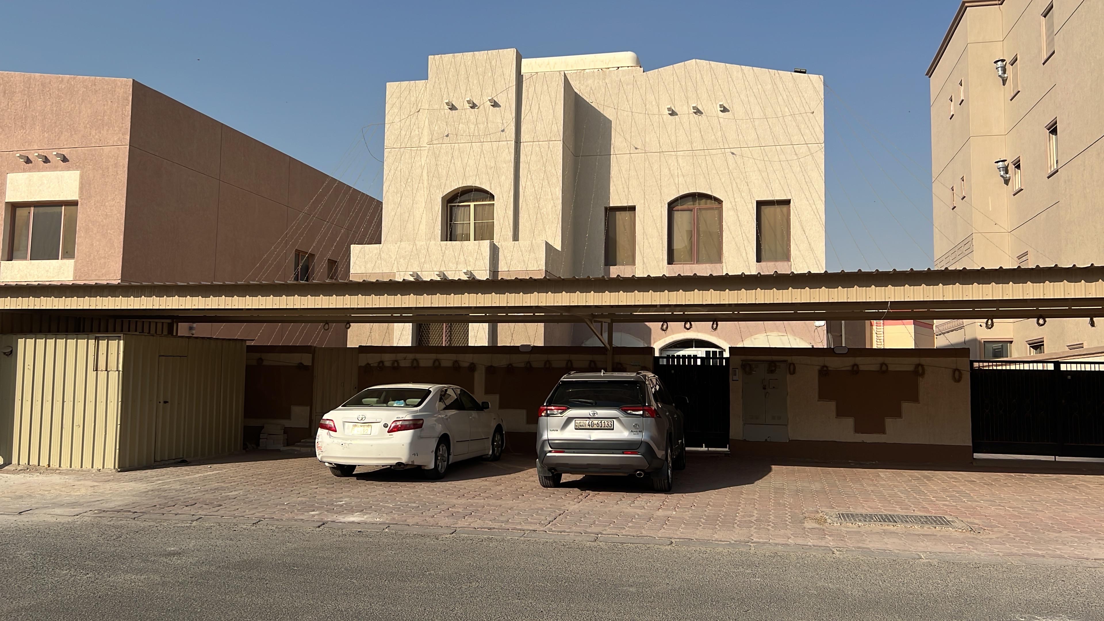 بيت حكومي للبيع في صباح الاحمد 1