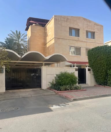 فيلا مميزه للبيع فى الرميثيه 1