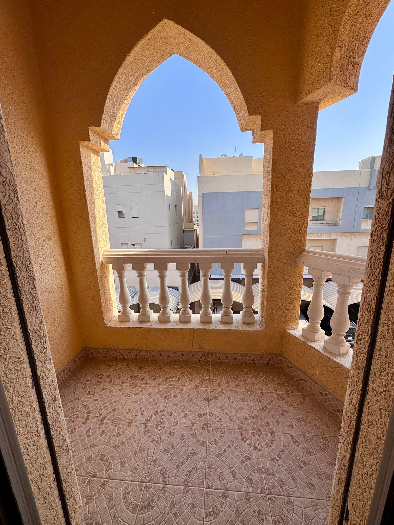 للايجار شقة كبيره فى الزهراء 1