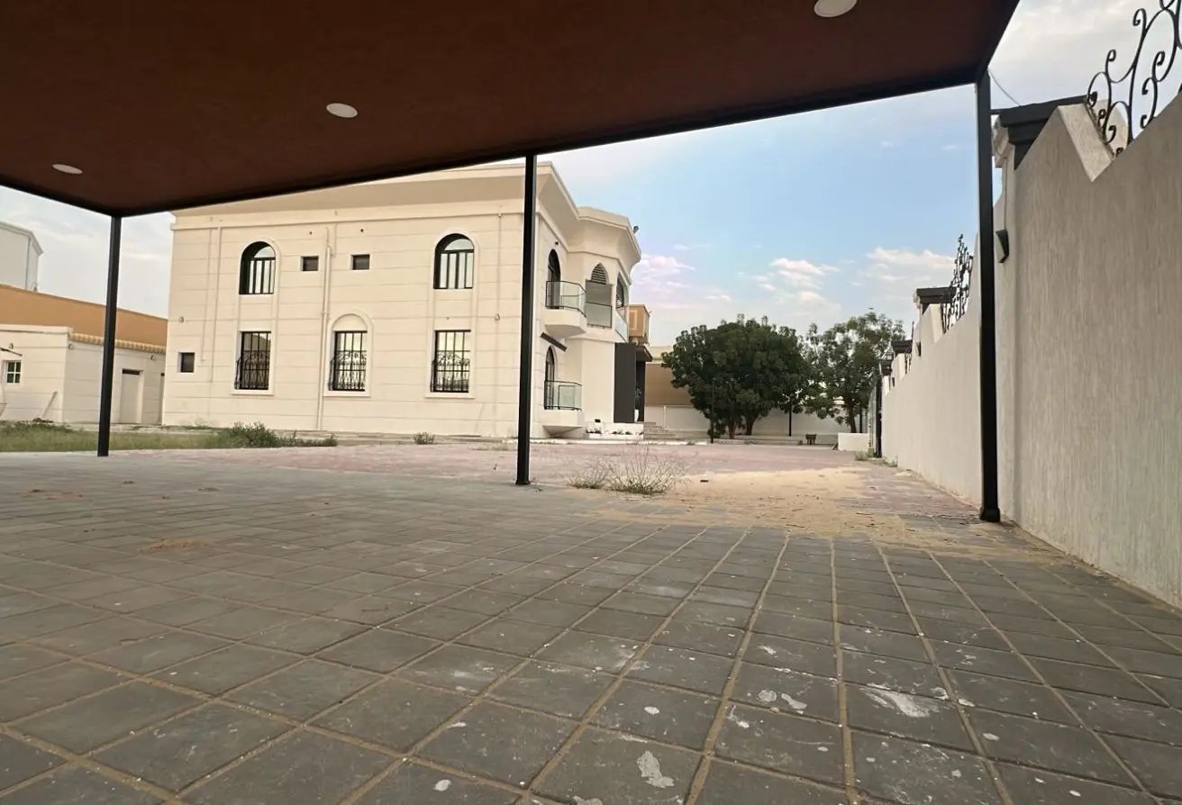 للبيع بيت قديم فى قرطبه شارع رئيسي 1