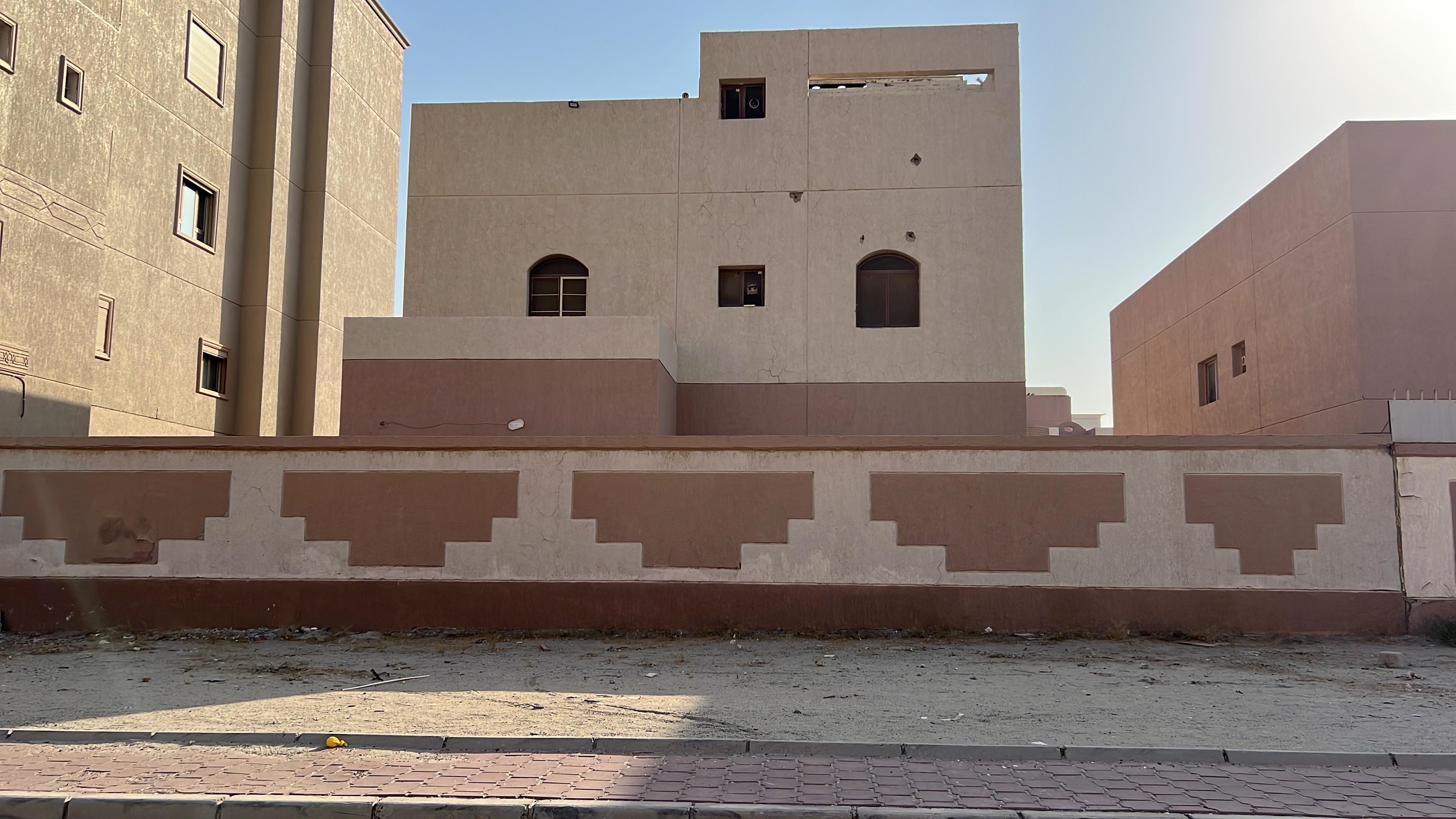 بيت حكومي للبيع فى صباح الاحمد قطعة 1 2