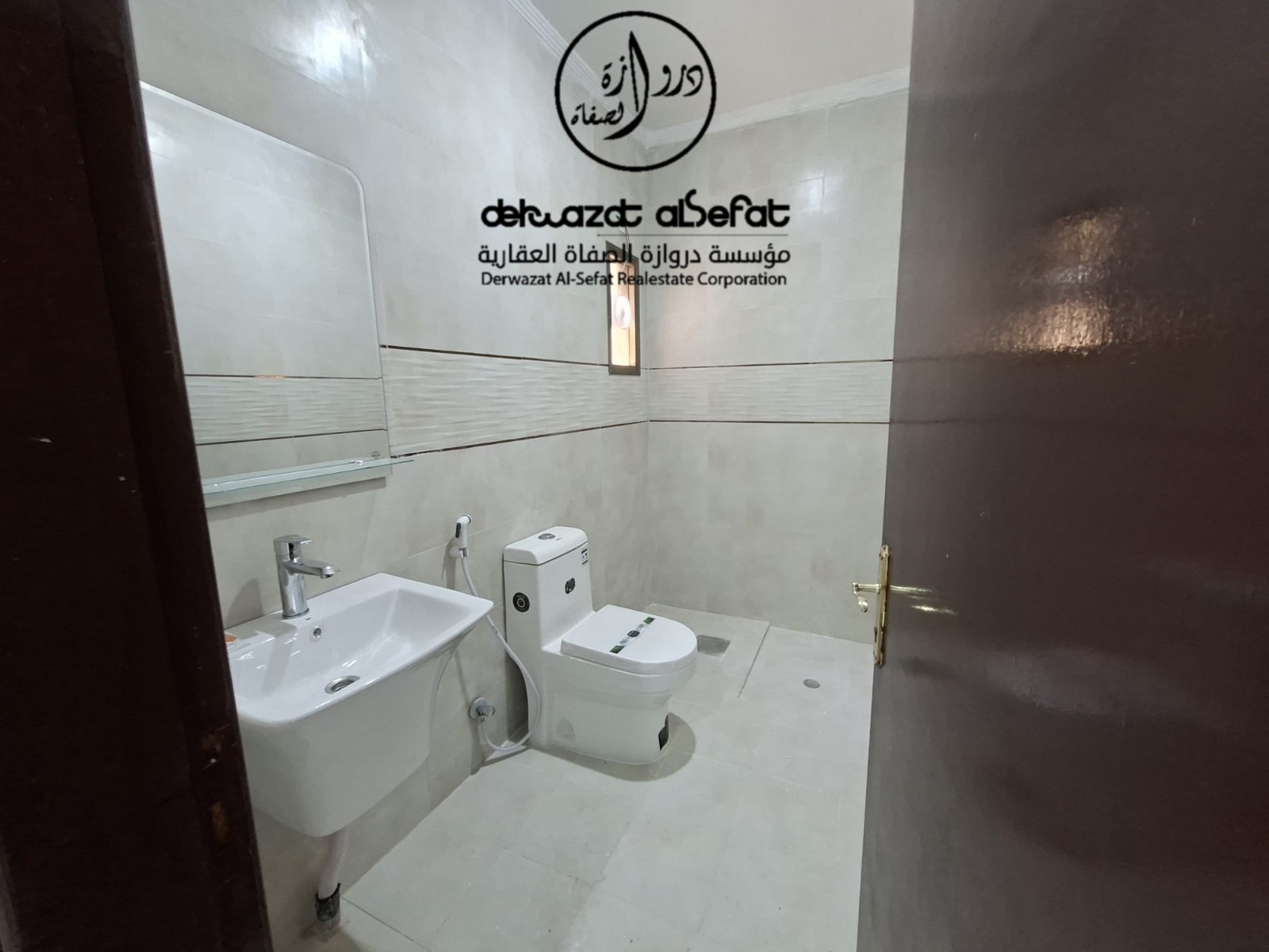 شقة مع روف للإيجار فى سلوى 4