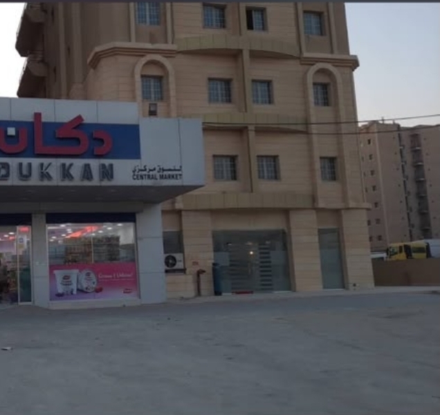 محل للإيجار فى المنقف مقابل ساحه كبيرة 1