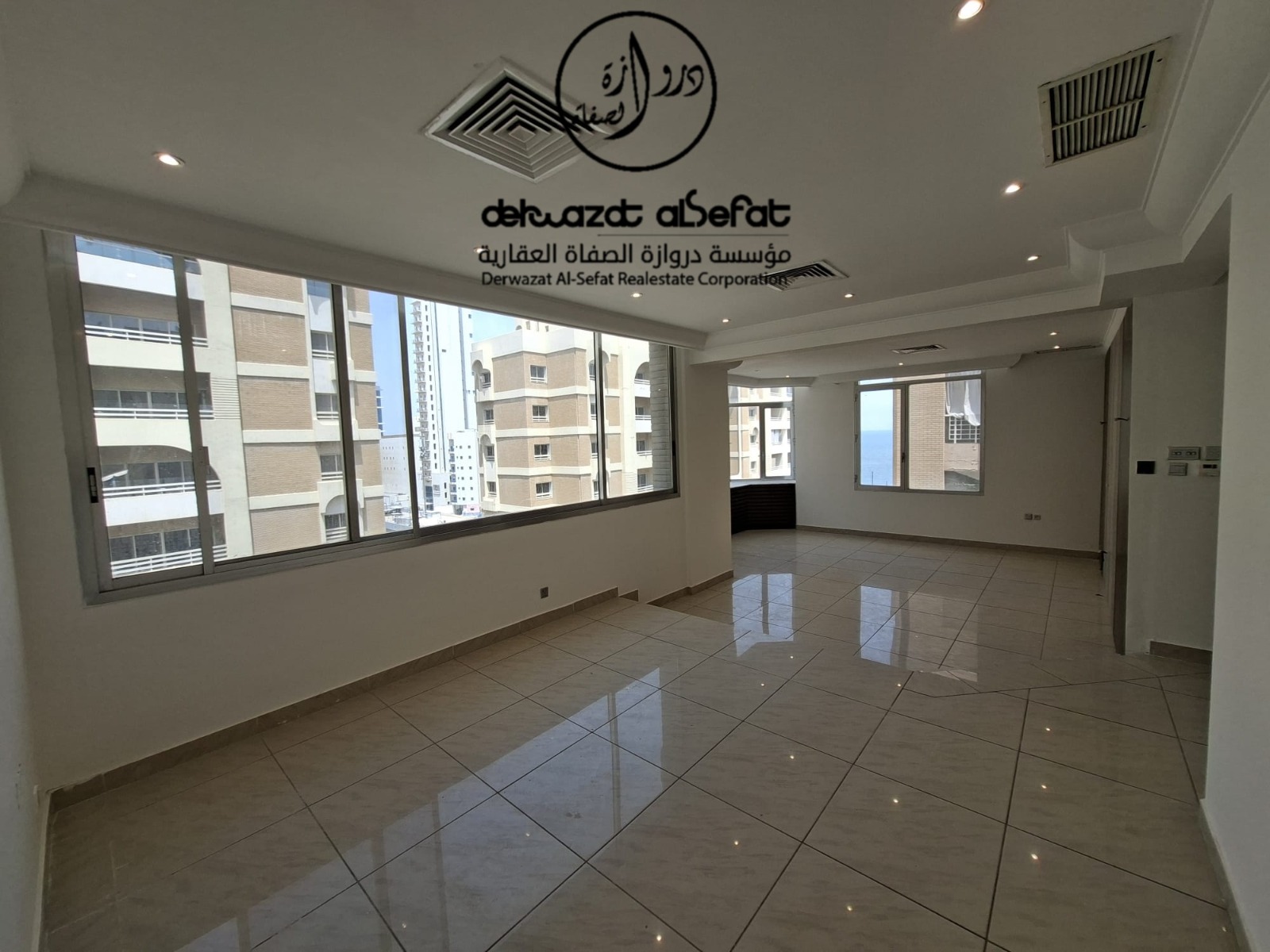 شقة دور سادس للإيجار بالشعب البحرية 1