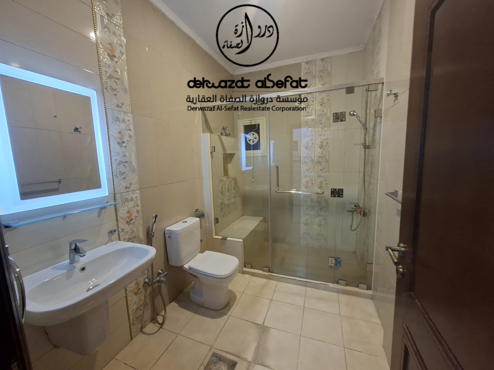 للايجار دور أرضي بالسلام قطعه 3 3