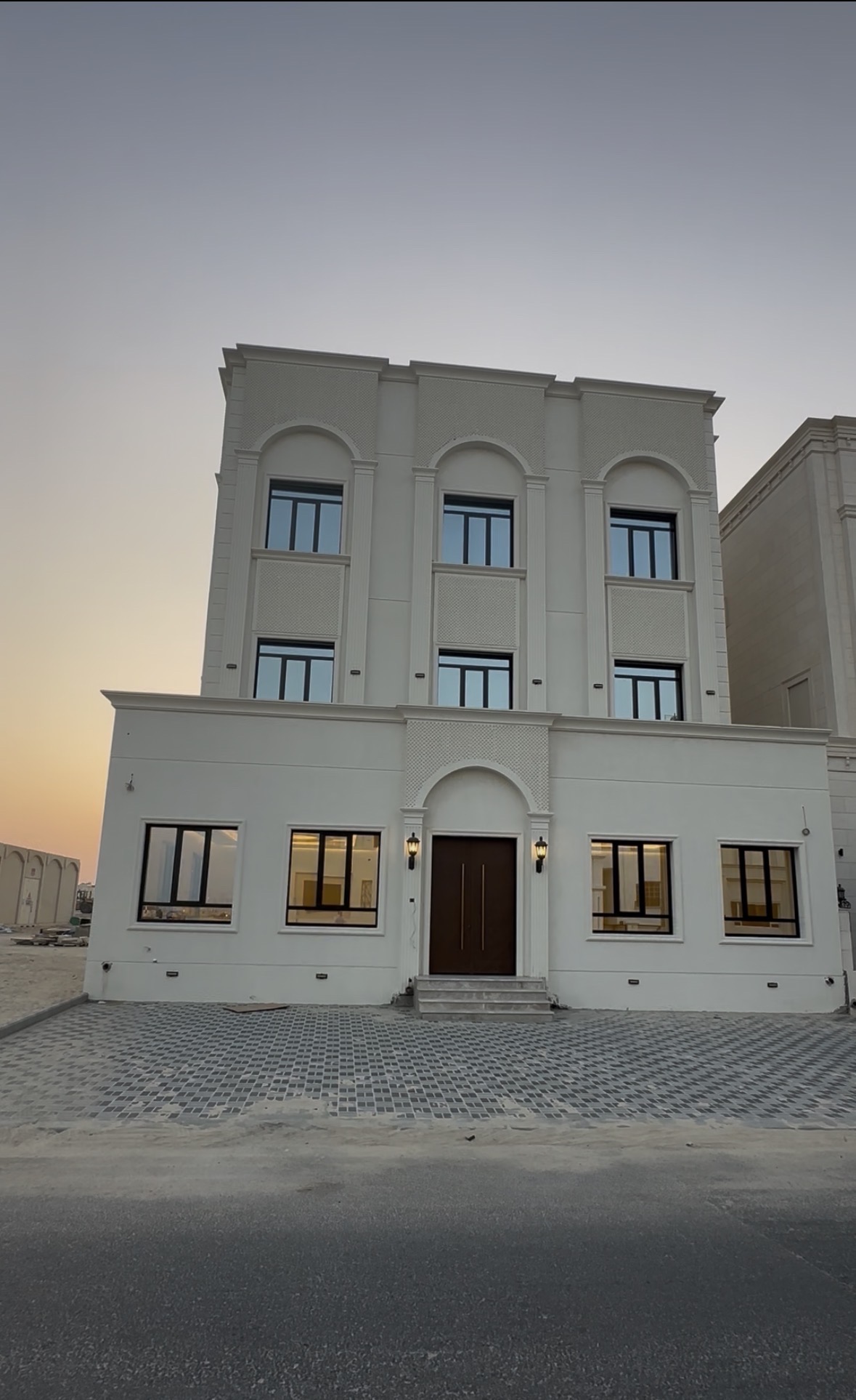 للإيجار قسيمة بالمطلاع علي شارع رئيسي 1