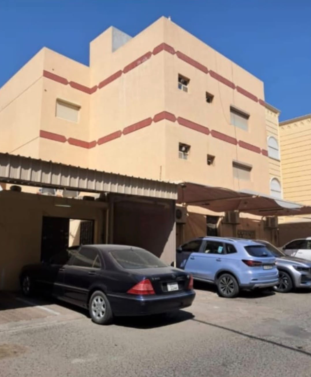 بيت للبيع فى بيان ثلاث أدوار 1