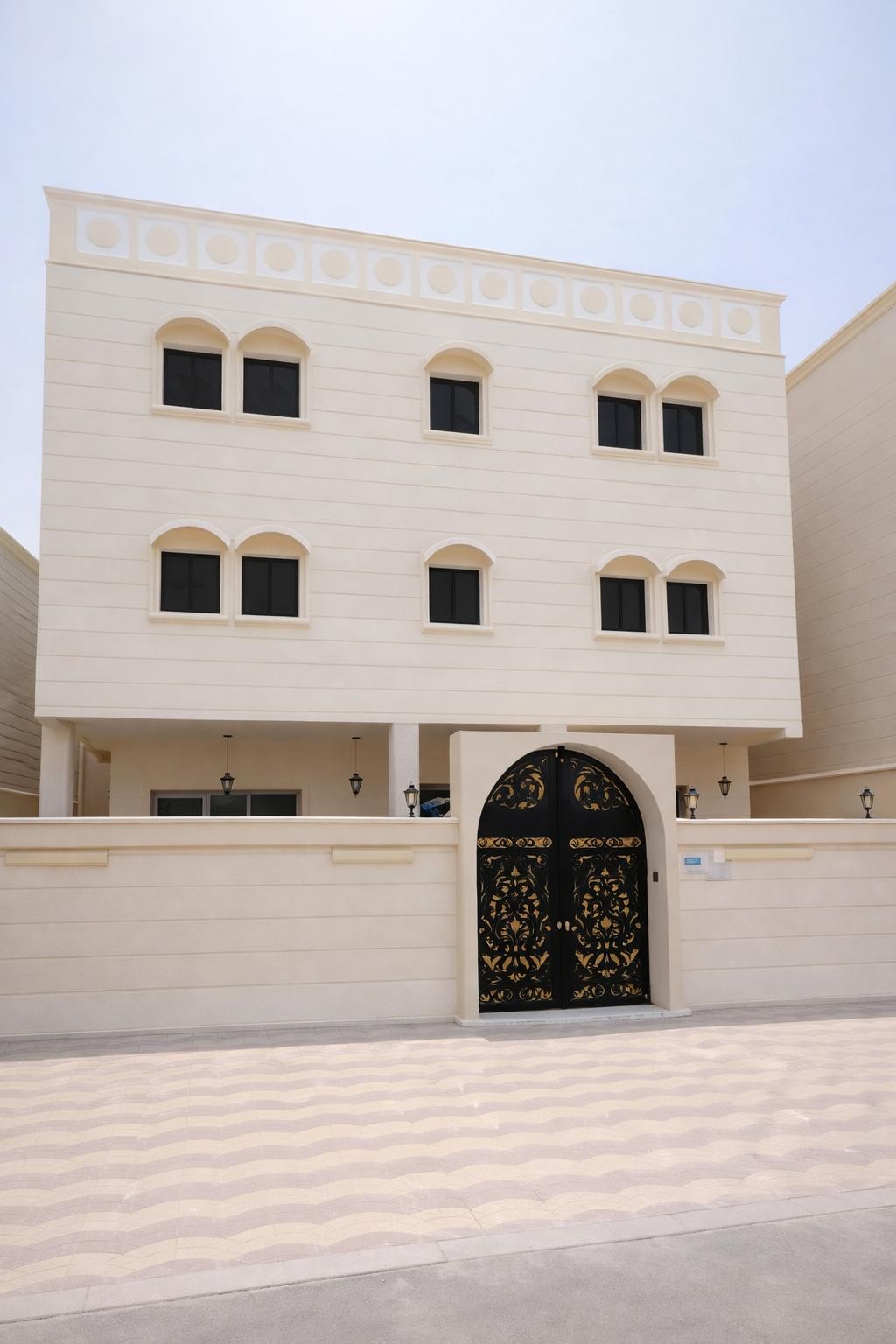 للبيع فيلا في مبارك الكبير بطن وظهر 1