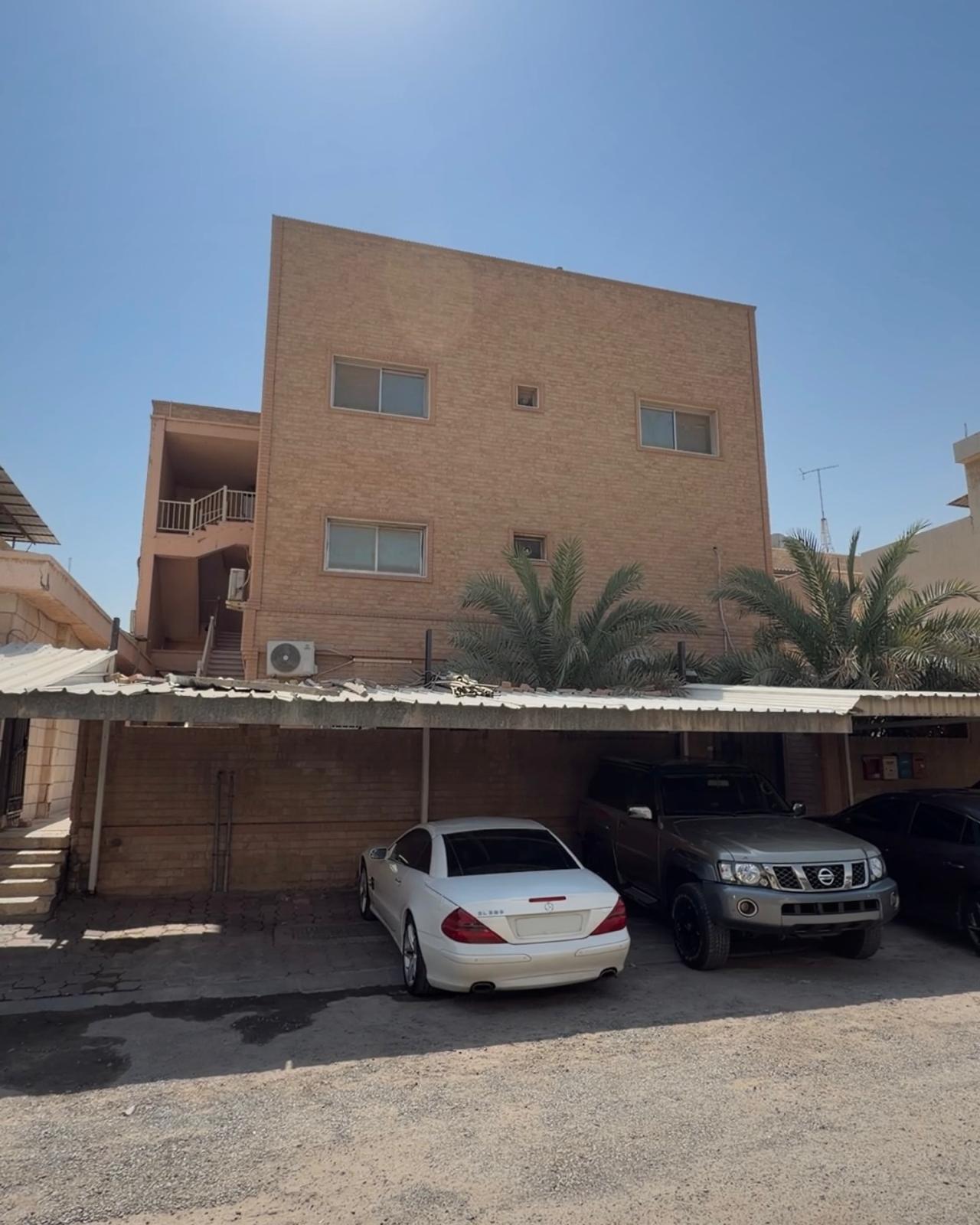 للبيع بيت قديم فى الجابرية قطعة 12 1