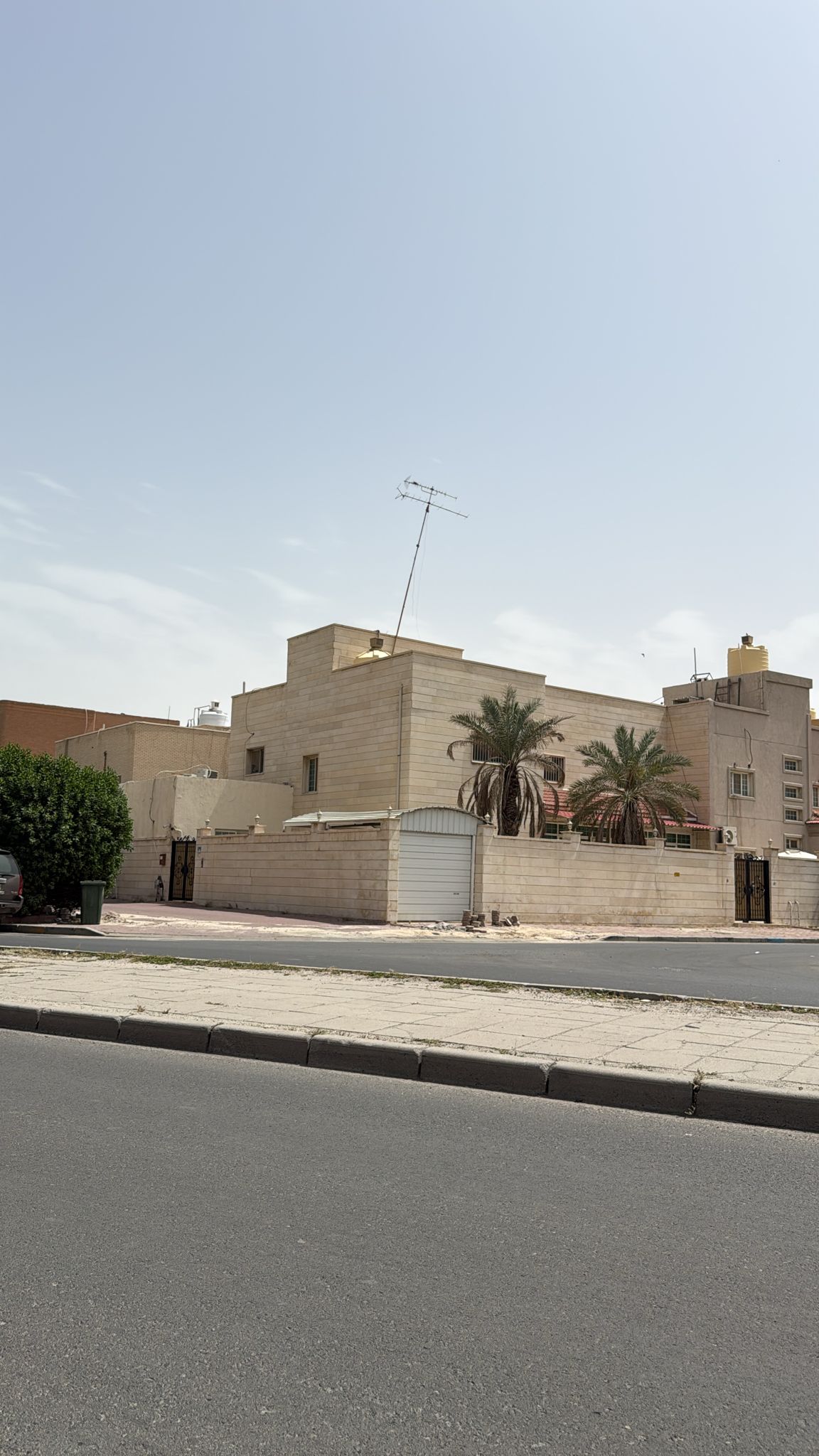 بيت للبيع في السالميه زاوية وارتداد 1