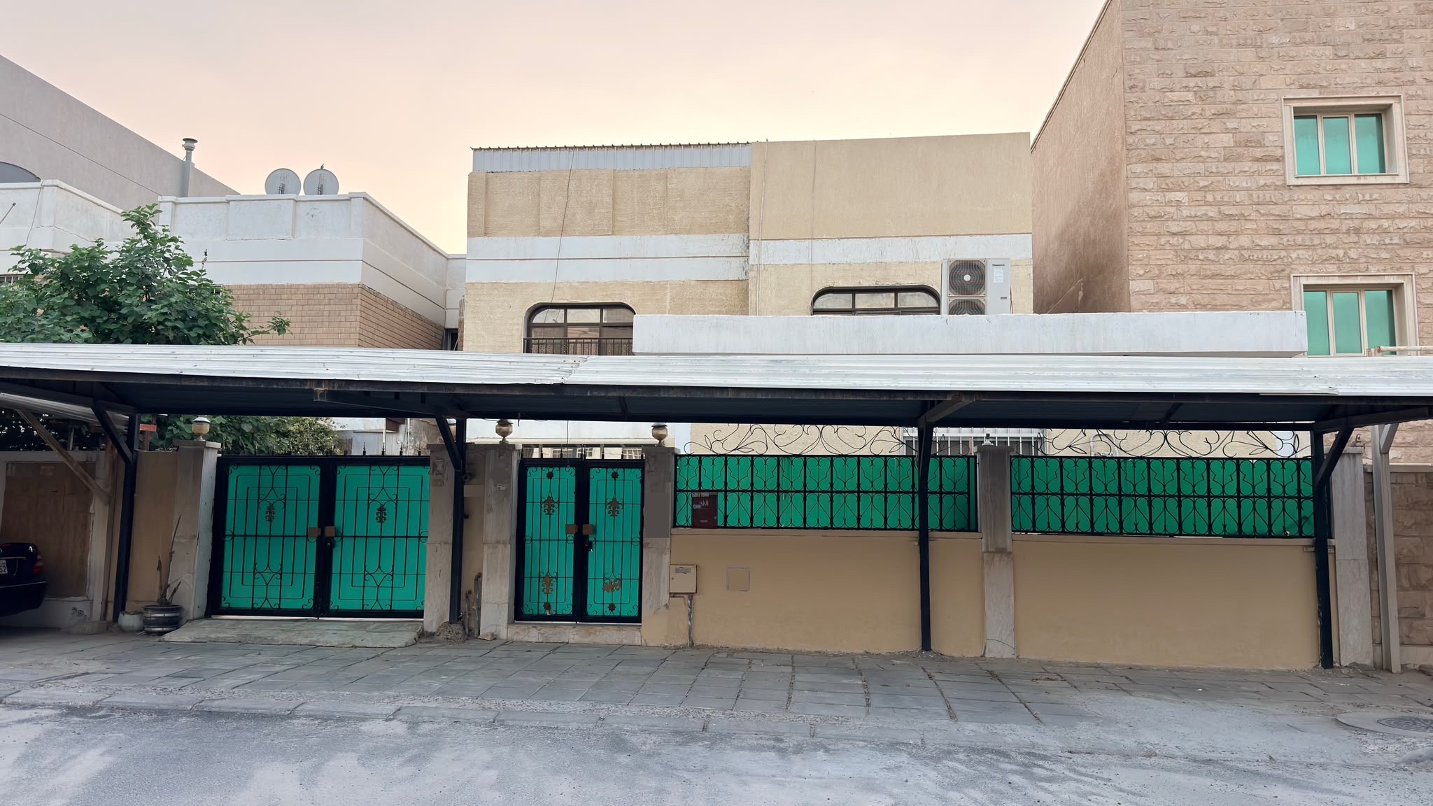 للبيع بيت في صباح السالم قطعة 6 1