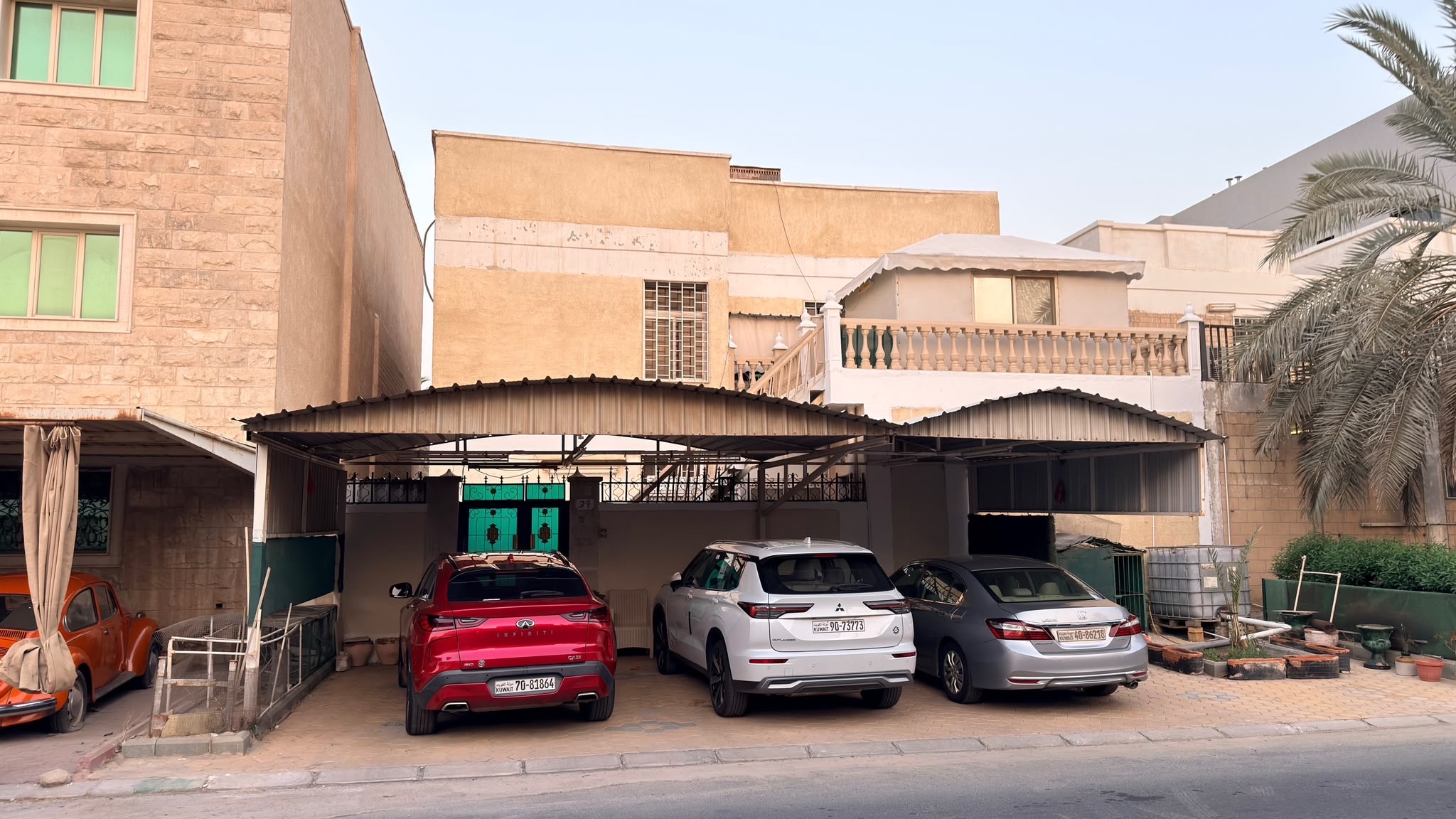 للبيع بيت في صباح السالم قطعة 6 4