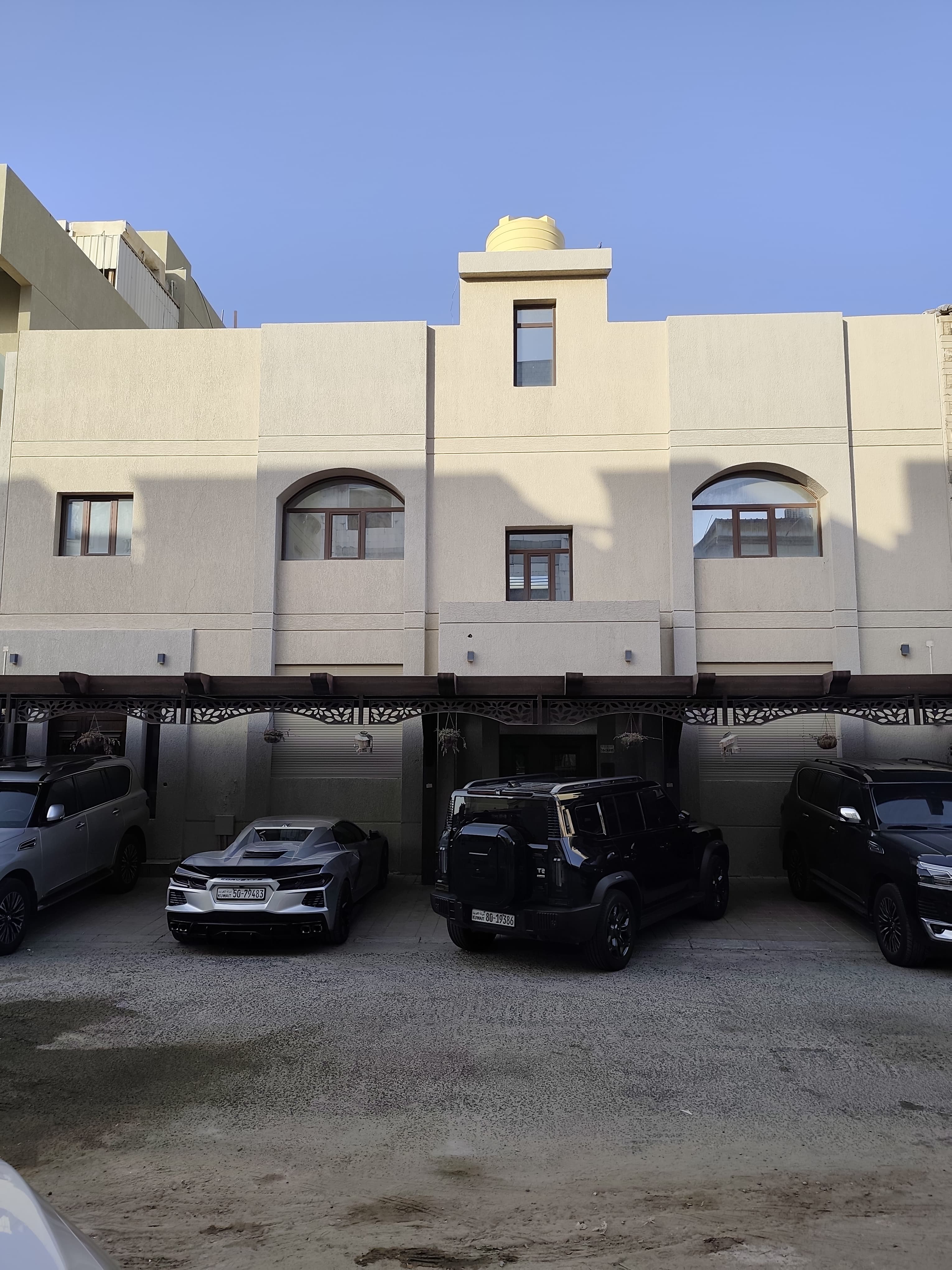 بيت للبيع في القادسيه مؤجر 1