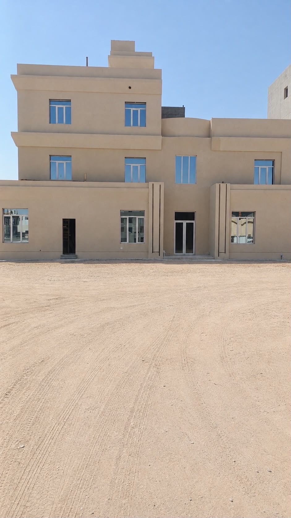 للإيجار قسيمة زاوية في المطلاع 3