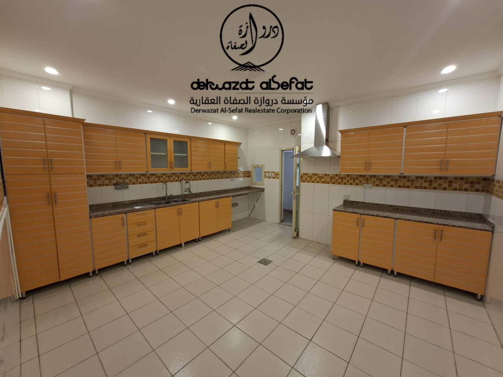 للإيجار دور ثاني في الرميثيه قطعه 9 3
