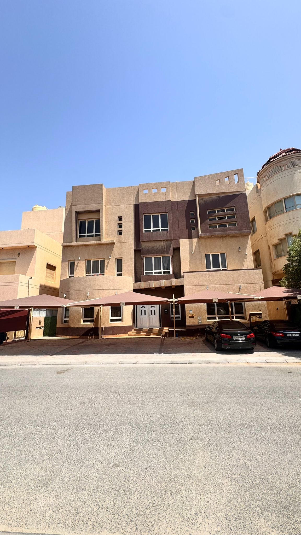 للبيع بيت استثماري بعبدالله المبارك ق 7 3