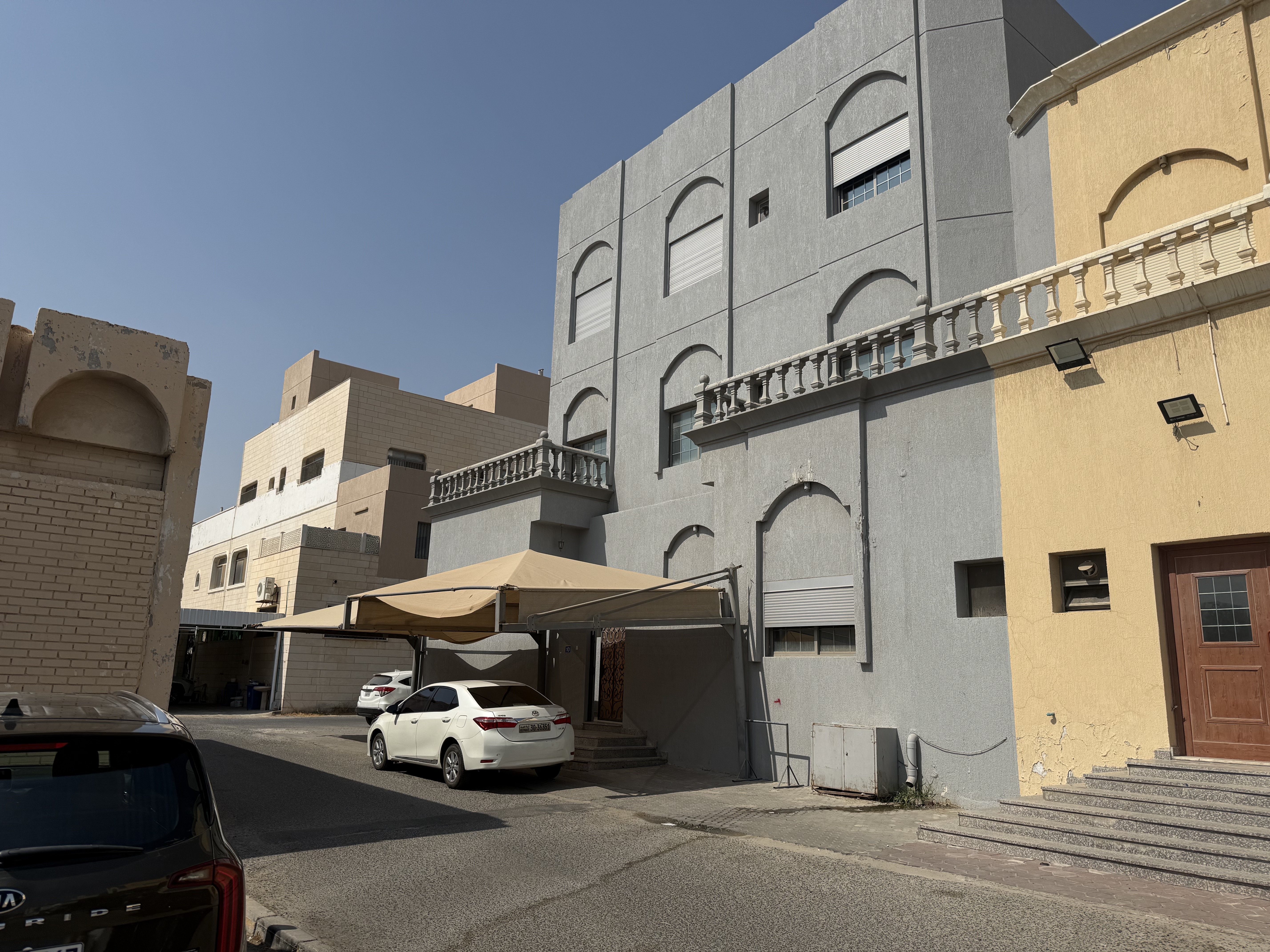للبيع فيلا في الرميثيه مدخول 3