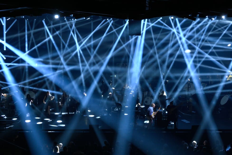 Picture of a stage with effective lighting design