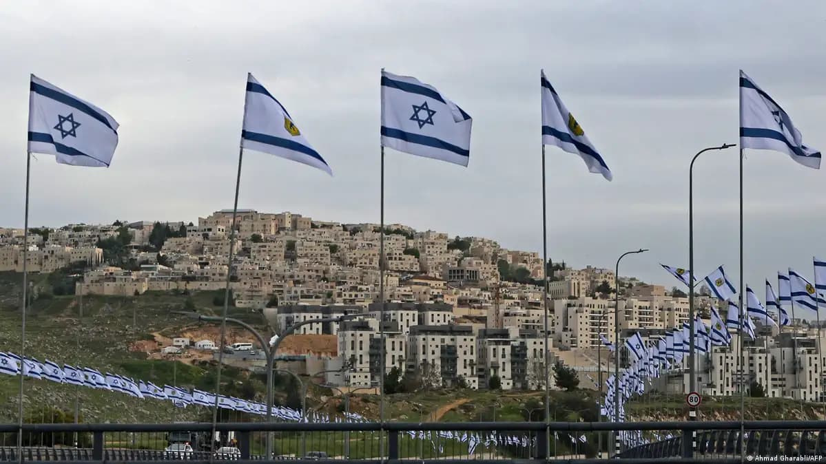 Photo of flags of Israel. /DW