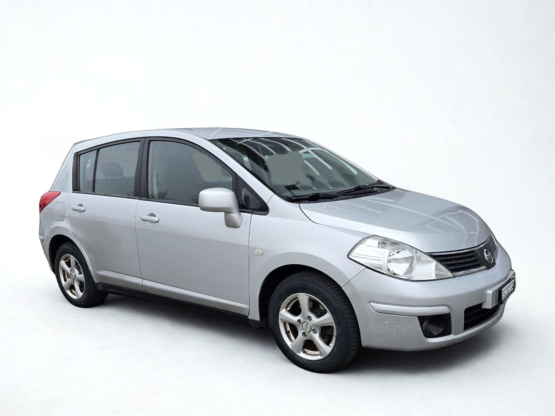 Nissan Tiida 1.8