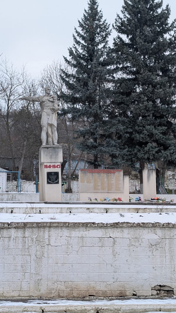 WW2 Memorial - Vadul Turcului