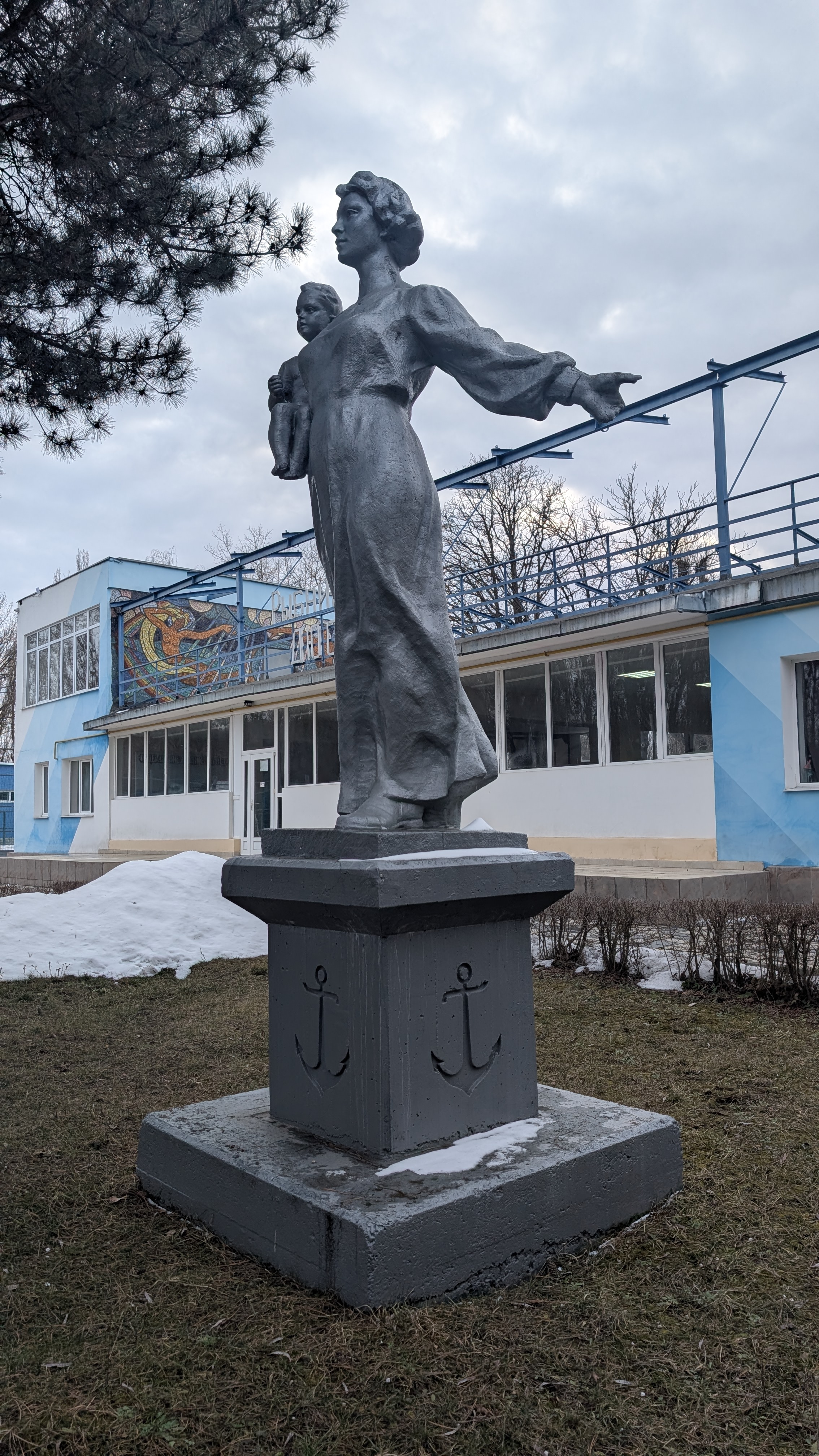 Statue - Mother and Child - Former Bus Station