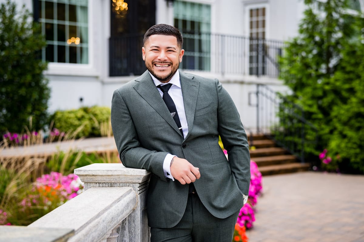 Live Wedding Streaming & Guest Photo Gallery: How to Include Everyone on Your Big Day