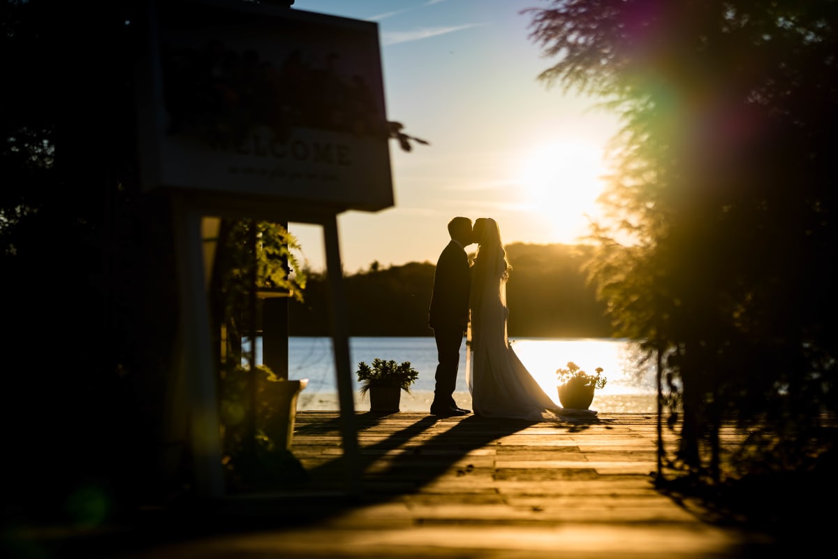 Cover Image for Your Wedding Planning Timeline: A Month-by-Month Photography Guide