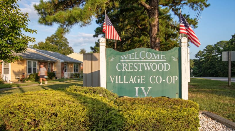 Crestwood Village 4 – Photo 1