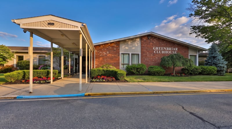 Greenbriar – Photo 1