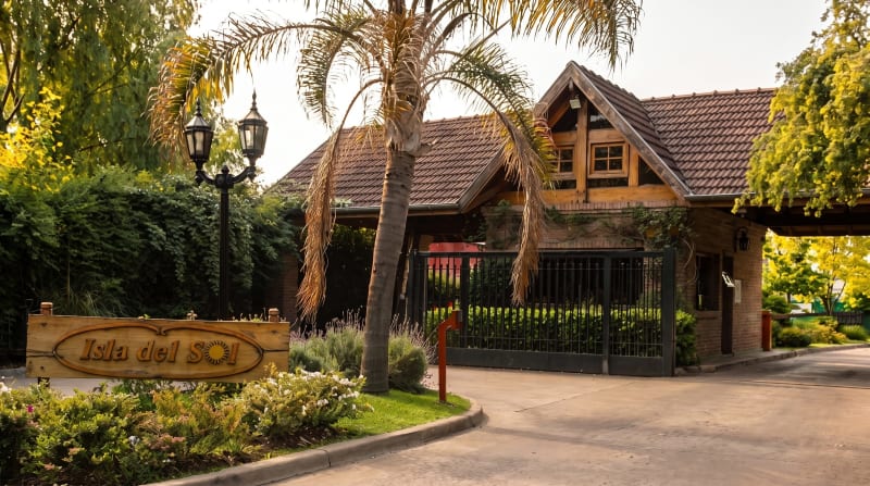 Isla Del Sol Yacht & Country Club – Photo 1