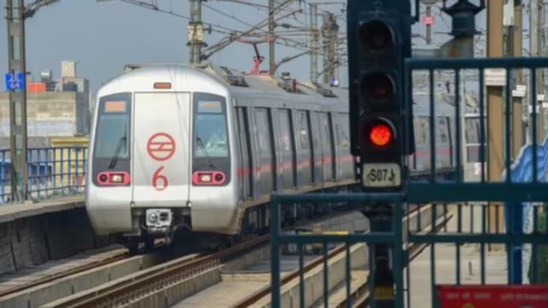 16 Delhi Metro Stations Shut as Security Tightens Around Jantar Mantar Protest