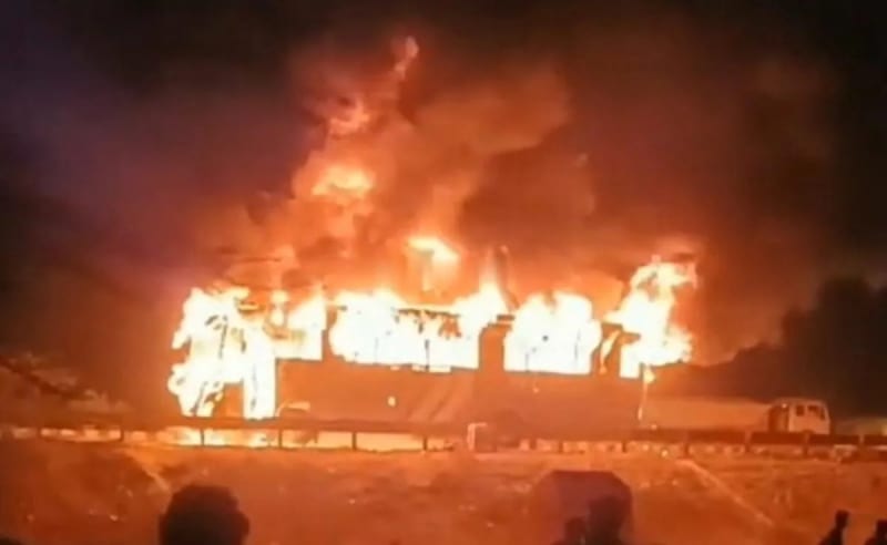 Nine Dead as Sleeper Bus Catches Fire on Yamuna Expressway Near Jewar; RTO Flags Height, Exit Access