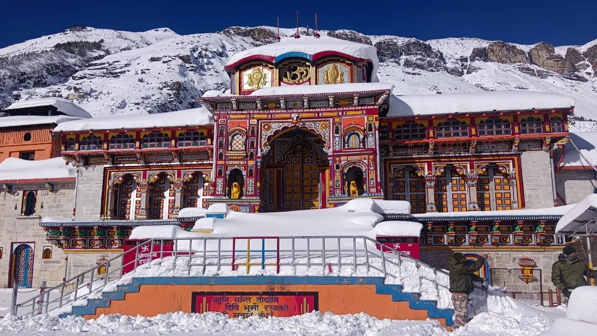 Badrinath Dham Turns Into White Wonderland After Heavy Snowfall in Chamoli
